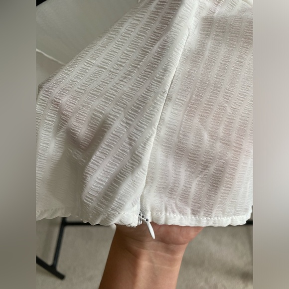 Adjustable Ruched Long Sleeve Sheer Top - Picture 4 of 4